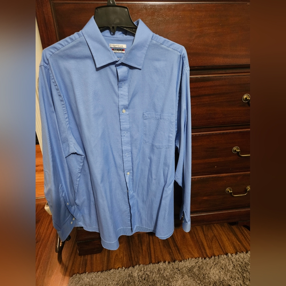 Long sleeve button down - Picture 2 of 3